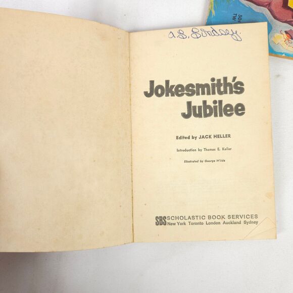 Vintage Joke Book Lot - Barrel of Chuckles - Wee Beasties - Silly Signs - Picture 15 of 16